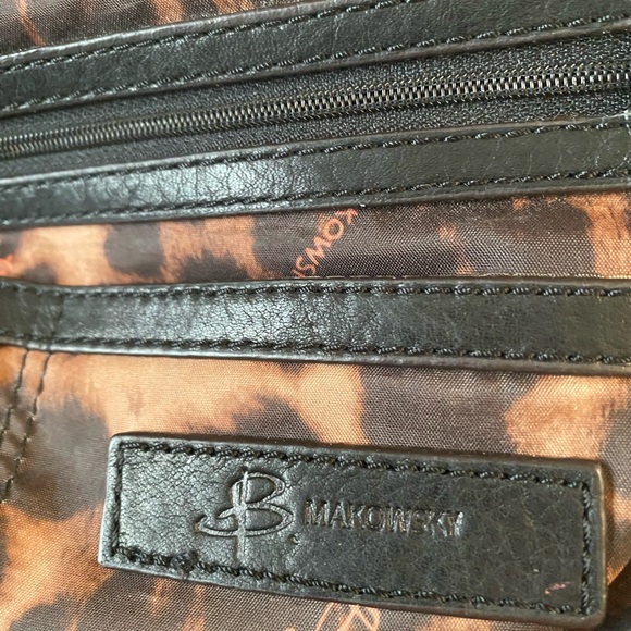 B. Makowsky black leather flap top cross body satchel bag - Picture 13 of 16